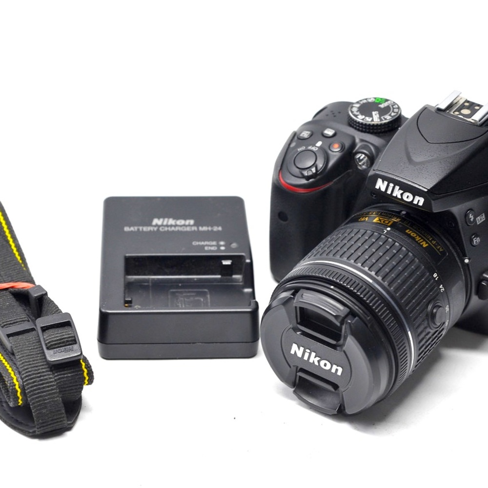 Nikon D3400 24.2MP DSLR Camera 18-55mm VR Lens Nikon 70-300mm Lens-16GB